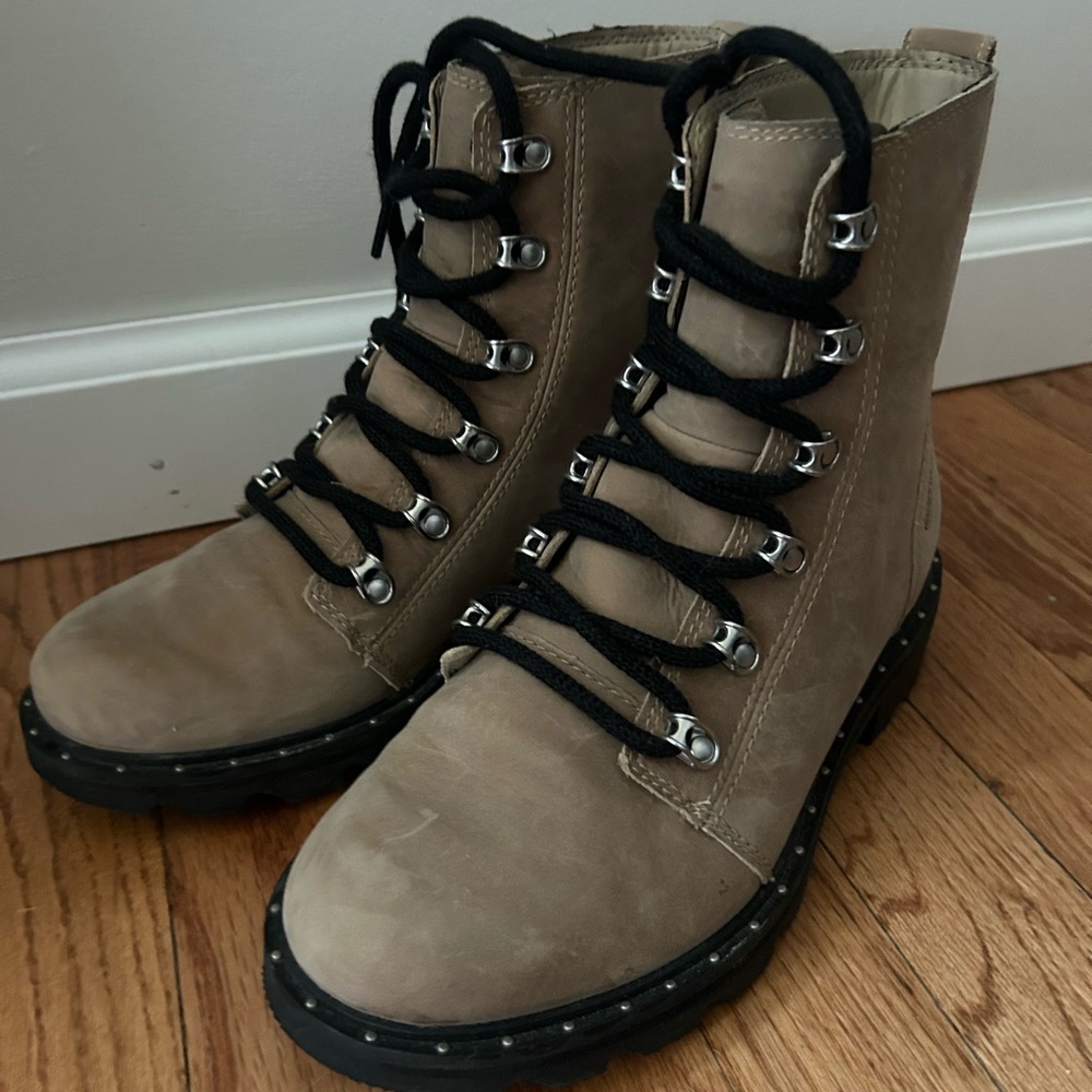 Sorel Tan Combat Boots with Black Laces